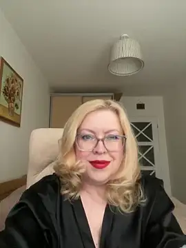 JanieLight53 online show from 04-20-26, 03:57