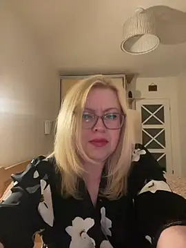 JanieLight53 online show from 05-30-26, 10:59