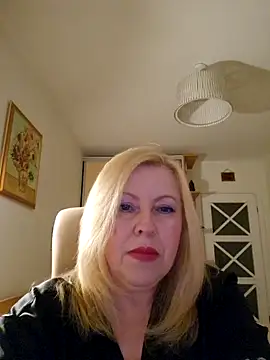 JanieLight53 online show from 04-16-26, 06:19