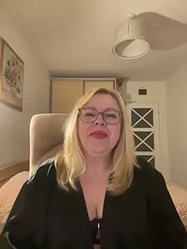 JanieLight53 online show from 05-20-26, 08:50