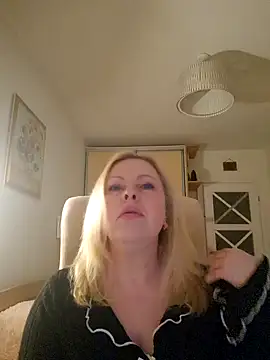 JanieLight53 online show from 04-02-26, 05:08