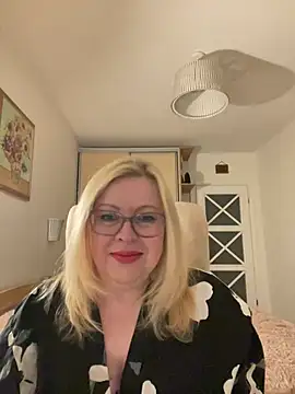 JanieLight53 online show from 05-04-26, 07:39
