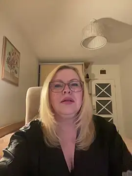 JanieLight53 online show from 05-19-26, 07:21