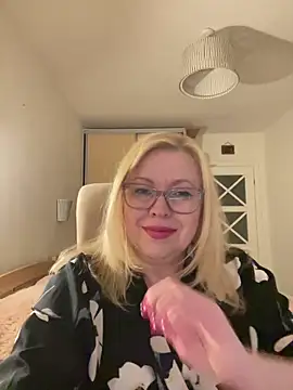 JanieLight53 online show from 05-26-26, 07:56