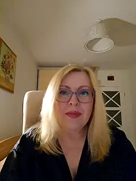 JanieLight53 online show from 04-11-26, 06:22