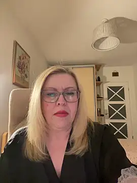 JanieLight53 online show from 05-17-26, 11:27