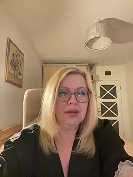 JanieLight53 online show from 05-01-26, 06:24