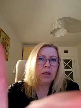 JanieLight53 online show from 04-12-26, 05:05