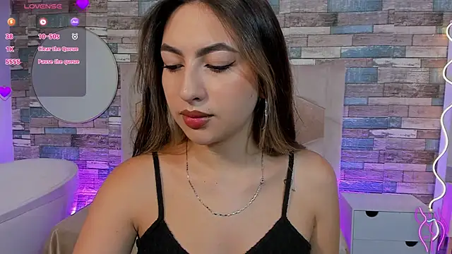Snapshot of cloe_1tay chatting on 05-31-26, 03:34 cloe 1tay online show from 05-31-26, 03:34