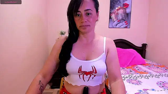 sara florez12 online show from 05-12-26, 11:27