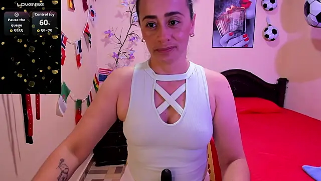 Snapshot of sara_florez12 chatting on 07-05-26, 12:12 sara florez12 online show from 07-05-26, 12:12