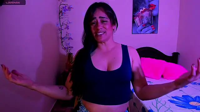 Snapshot of sara_florez12 chatting on 07-15-26, 11:06 sara florez12 online show from 07-15-26, 11:06