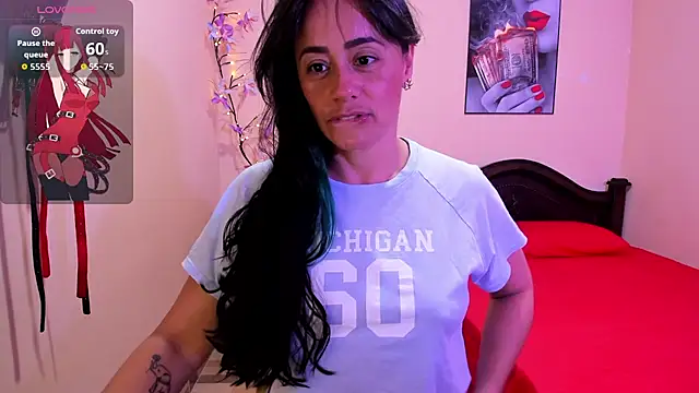 Snapshot of sara_florez12 chatting on 07-11-26, 11:21 sara florez12 online show from 07-11-26, 11:21