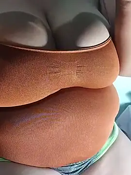 latina bigtitss online show from 03-30-26, 04:36