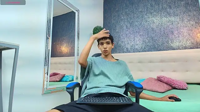 ValeriHot 1 online show from 07-15-26, 07:54