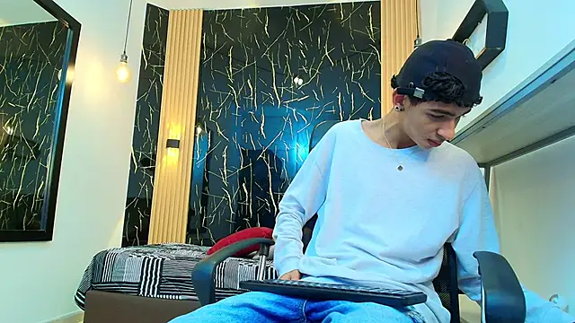 ValeriHot 1 online show from 04-18-26, 03:31