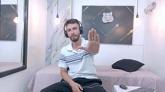 Snapshot of KingOfTemptation chatting on 07-18-26, 03:48 KingOfTemptation online show from 07-18-26, 03:48