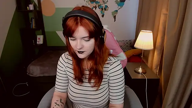 Snapshot of EsterTwilight chatting on 07-25-26, 03:51 EsterTwilight online show from 07-25-26, 03:51