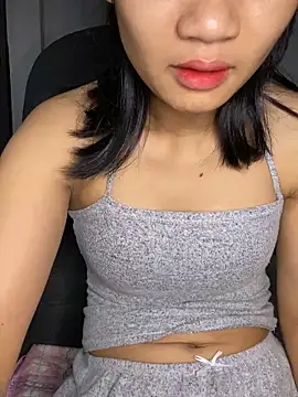 -Lilyn- online show from 04-23-26, 04:08