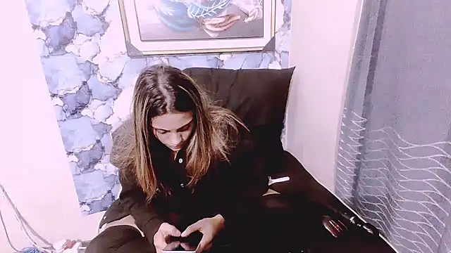 Snapshot of Luscious_Lexy chatting on 06-08-26, 04:57 Luscious Lexy online show from 06-08-26, 04:57