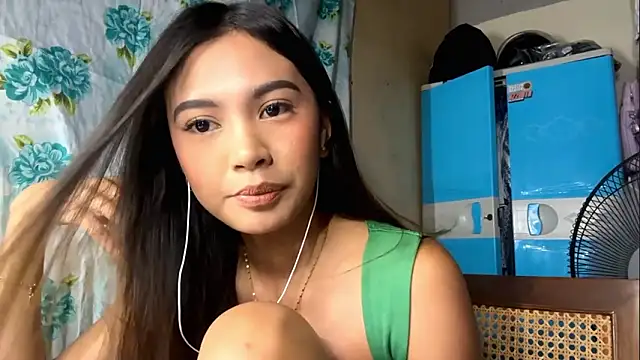 LilianBlevans online show from 03-09-26, 04:32