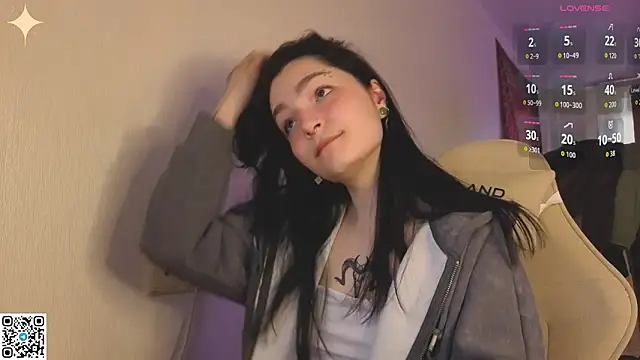 Luna Moon13 online show from 04-15-26, 01:00