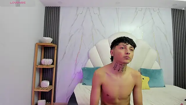 Sky n Zayn online show from 03-24-26, 12:16