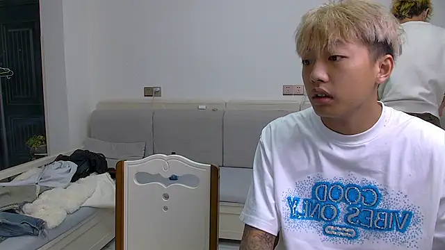 Chili-001 online show from 03-24-26, 06:46