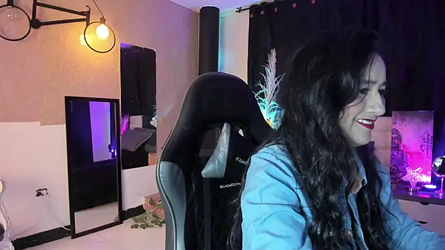 Snapshot of Vicky_Angeel chatting on 05-21-26, 02:53 Vicky Angeel online show from 05-21-26, 02:53