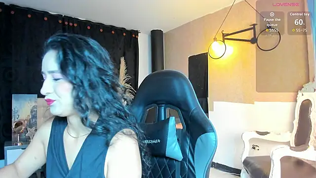 Snapshot of Vicky_Angeel chatting on 06-18-26, 04:11 Vicky Angeel online show from 06-18-26, 04:11