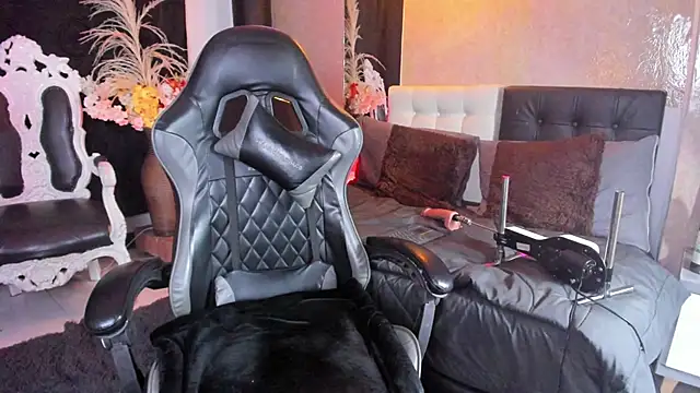 Vicky Angeel online show from 04-15-26, 07:58