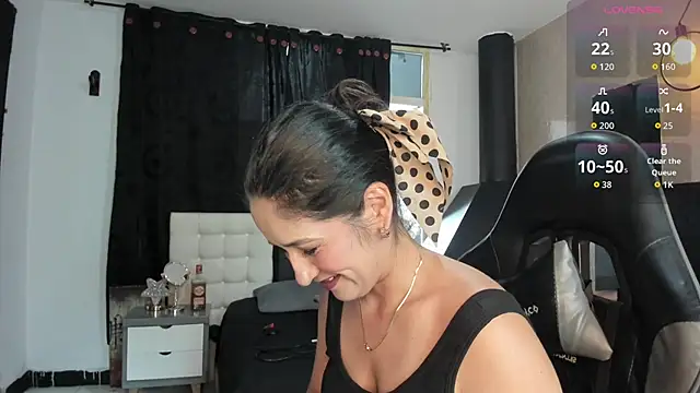 Snapshot of Vicky_Angeel chatting on 07-01-26, 06:41 Vicky Angeel online show from 07-01-26, 06:41