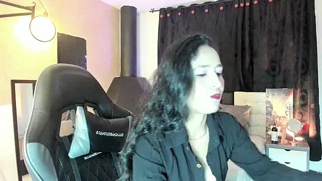 Snapshot of Vicky_Angeel chatting on 05-26-26, 03:26 Vicky Angeel online show from 05-26-26, 03:26
