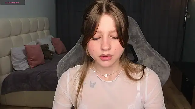 Kristy Bell1 online show from 04-22-26, 10:05