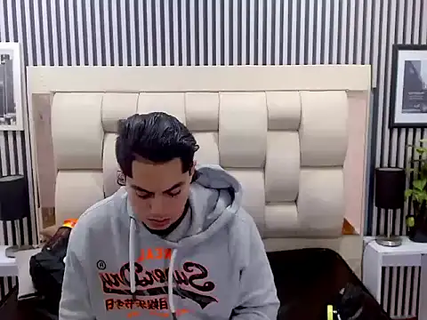 Alex Wolft online show from 04-03-26, 01:34