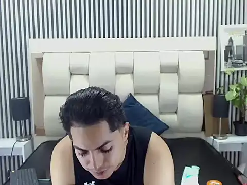 Alex Wolft online show from 06-18-26, 02:00