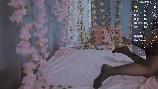 x  sexykitten666  x online show from 07-04-26, 04:11