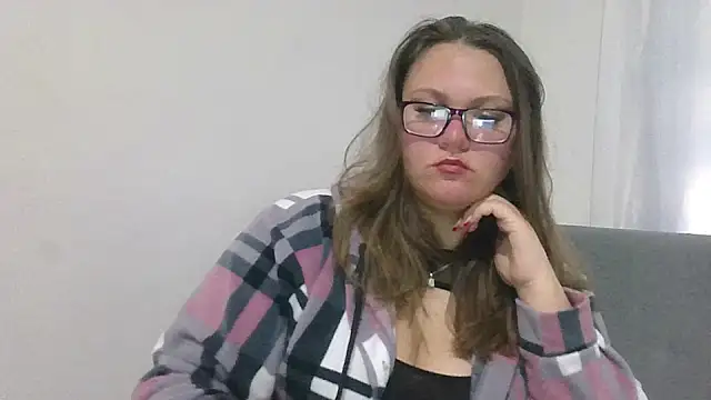 MuseChic Wild online show from 04-15-26, 01:04