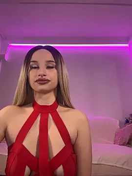 ScarletFlameee online show from 03-09-26, 09:07