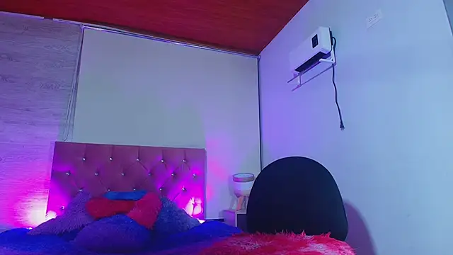 Sary LittleSmiles online show from 04-19-26, 04:13