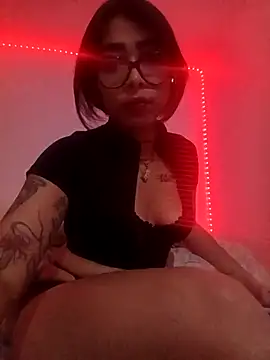 Elizabethvelvet online show from 04-24-26, 01:18