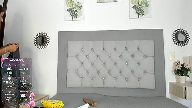 Arya Grey online show from 04-14-26, 11:37