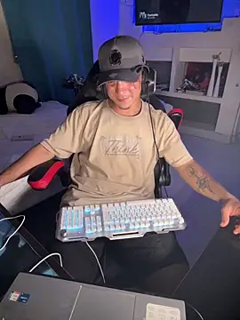 AngelLatinBoy online show from 04-08-26, 02:35