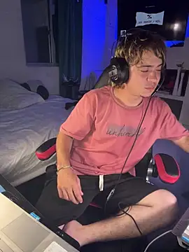 AngelLatinBoy online show from 04-11-26, 02:52