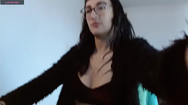 Snapshot of VelvetVal_ chatting on 03-24-26, 03:01 VelvetVal online show from 03-24-26, 03:01