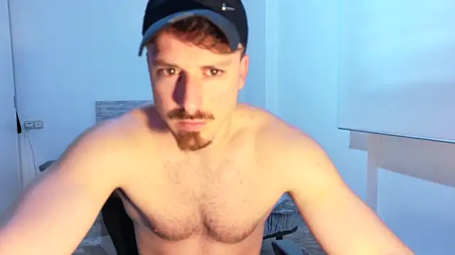 zeusoctavian1 online show from 04-08-26, 05:03