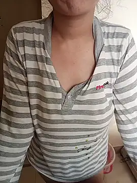 Divya3107 online show from 06-19-26, 02:17