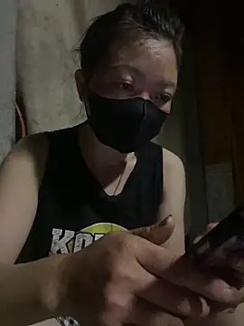 Snapshot of Bling-pusy chatting on 05-31-26, 01:28 Bling-pusy online show from 05-31-26, 01:28