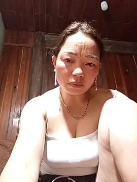 Yellow-pink online show from 04-15-26, 05:50