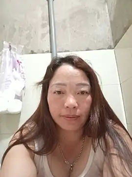 Yellow-pink online show from 06-14-26, 03:02